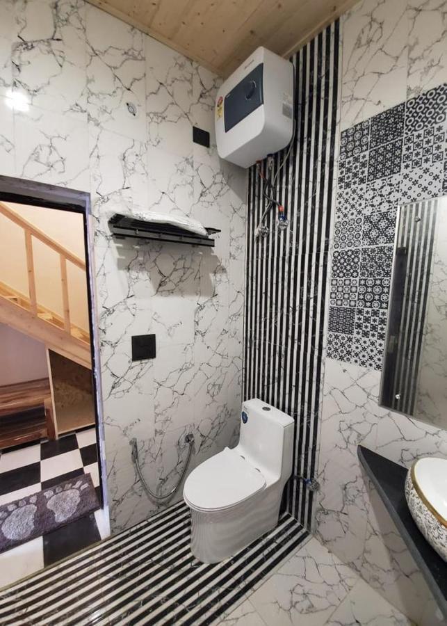 7 Hills Hotel And Resort Лансдаун Экстерьер фото