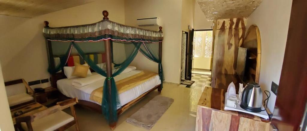 7 Hills Hotel And Resort Лансдаун Экстерьер фото